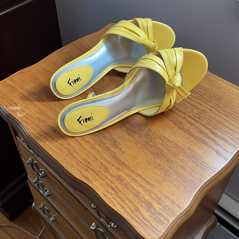 Yellow summer heels - Picture 7 of 7